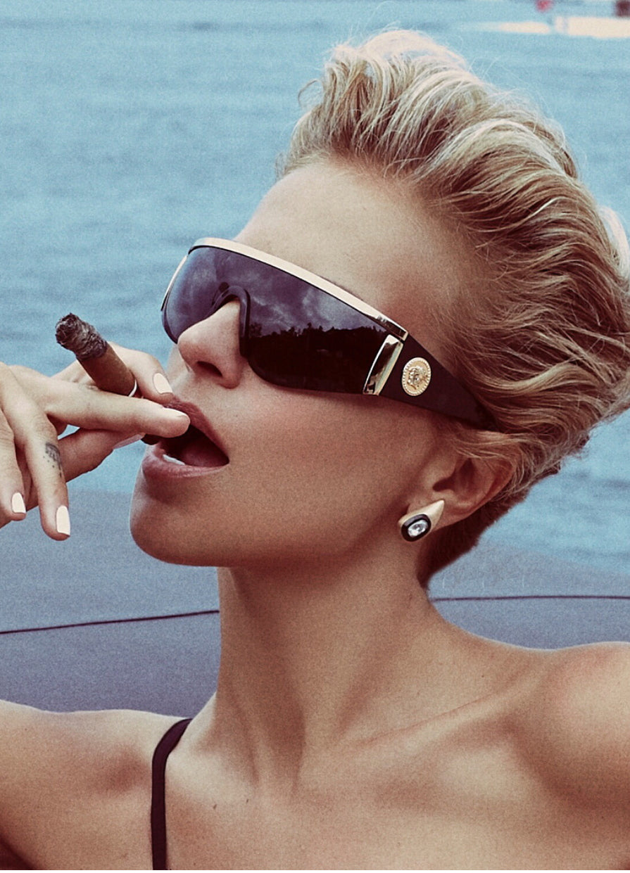 Burcu Esmersoy wears Monan